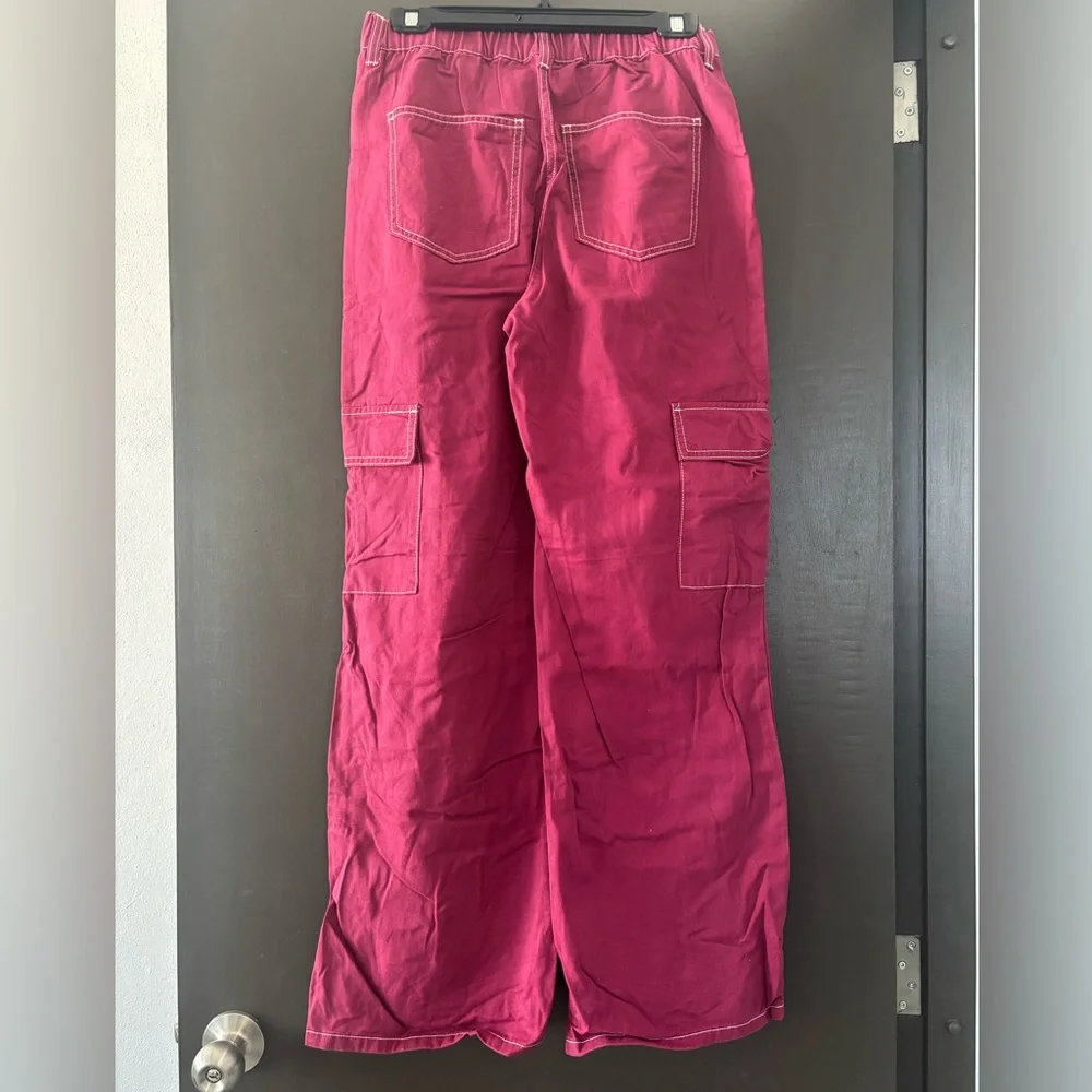 FOREVER 21 Red Cargo Pants with White Contrast Stitching - Size M (NWOT) - Picture 2 of 3